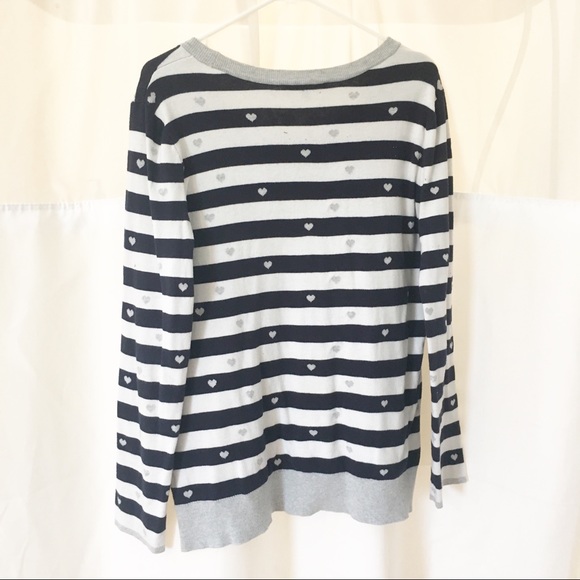 Striped Sweater with heart designs - Picture 2 of 5